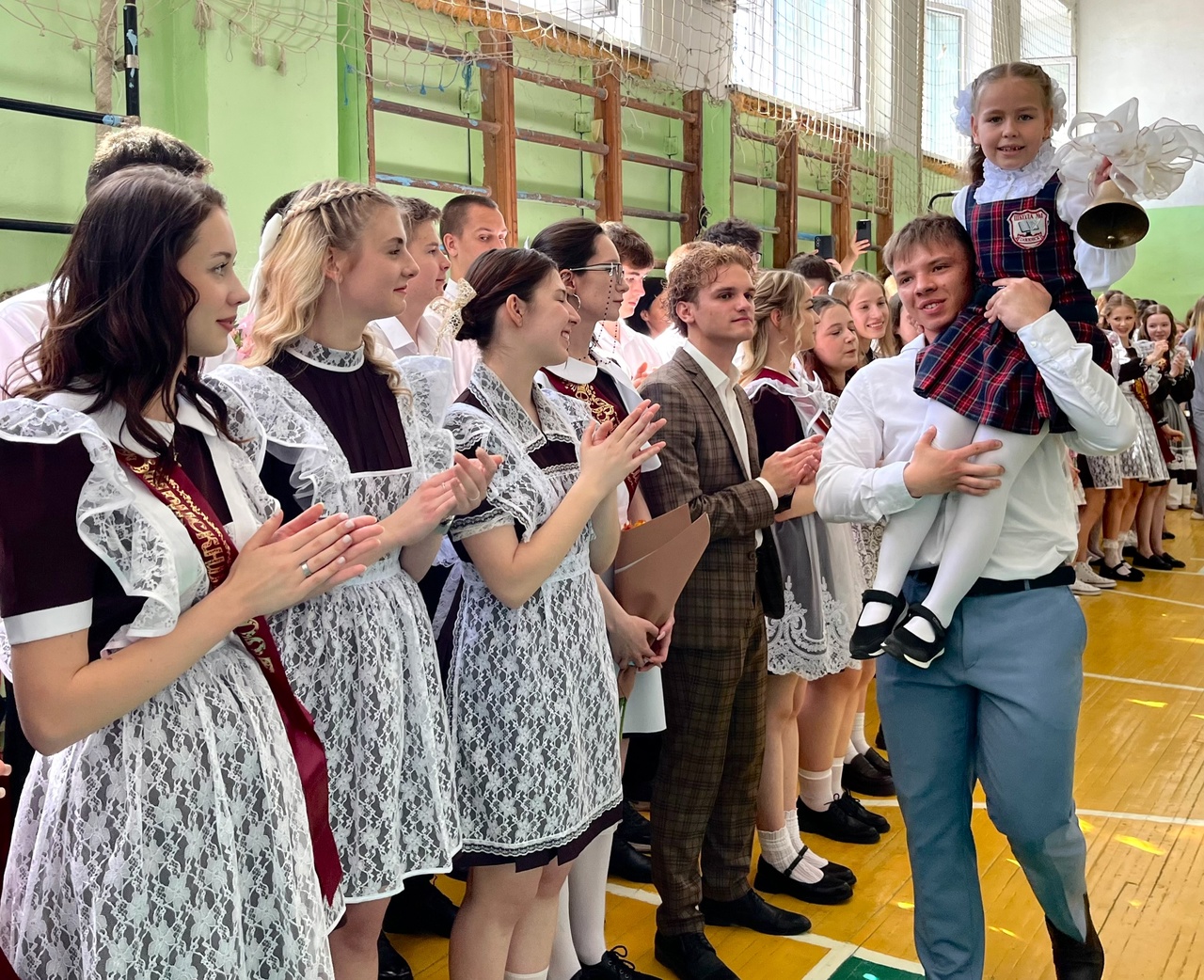 🎓Мы не говорим «Прощай!», мы говорим «До новых встреч!». Сегодня, 24 мая, для павловских выпускников прозвенел последний школьный звонок.