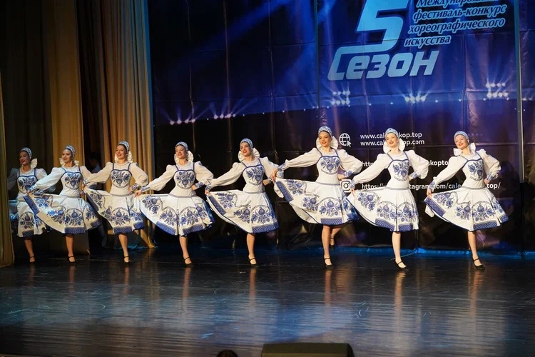 Народный ансамбль танца «Дон» ДК «Современник» занял три золота и Гран-при во Всероссийском танцевальном конкурсе «Пятый Сезон»!.