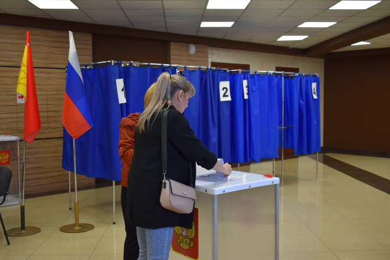 Сегодня в 8:00 в Воронежской области началось голосование на выборах, назначенных на единый день голосования 10 сентября 2023 года.. Сегодня в 8:00 в Воронежской области началось голосование на выборах, назначенных на единый день голосования 10 сентября 2023 года..